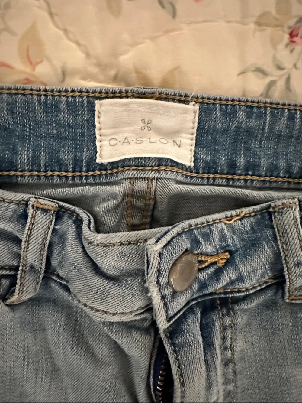 Caslon Light Wash Boyfriend Jeans with Floral Patch